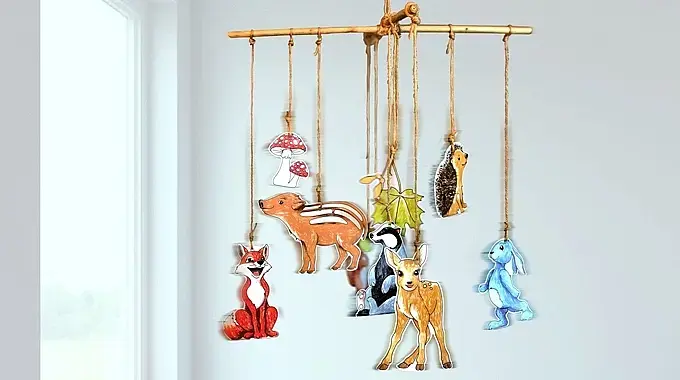 © Ina Kerckhoff Gebasteltes Mobile mit Waldtieren